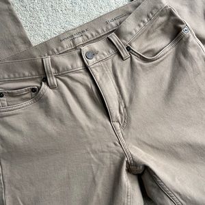 Banana Republic Traveler 31x34